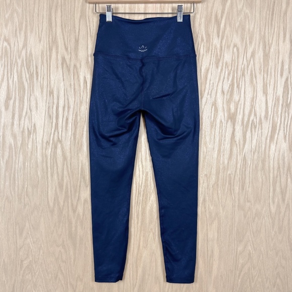 Beyond Yoga Twinkle High Waisted 7/8 Yoga Leggings in Nocturnal Navy Twinkle S - Picture 7 of 11